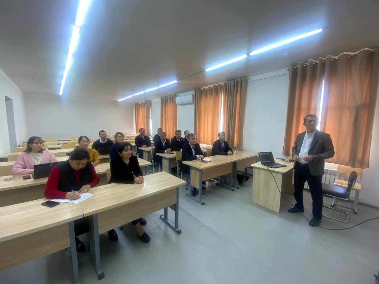 Arxitektura kafedrasining navbatdagi ilmiy-nazariy seminari  bo‘lib o‘tdi. Ма'ruzachi: Sobirov A.