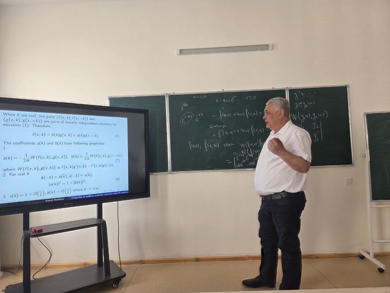 Fizika-matematika fanlari doktori O‘razboyev Gayrat O‘razaliyevich ishtirokida seminar-trening bo‘lib o‘tdi